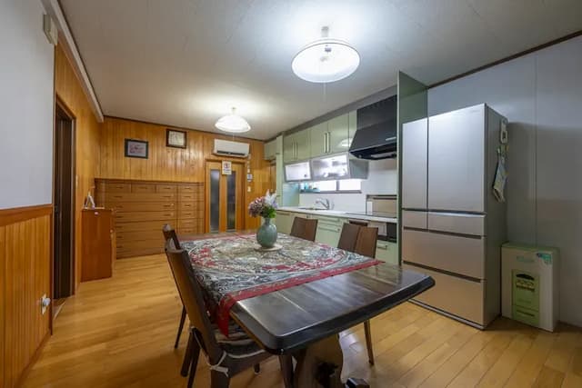 ダイニングテーブル