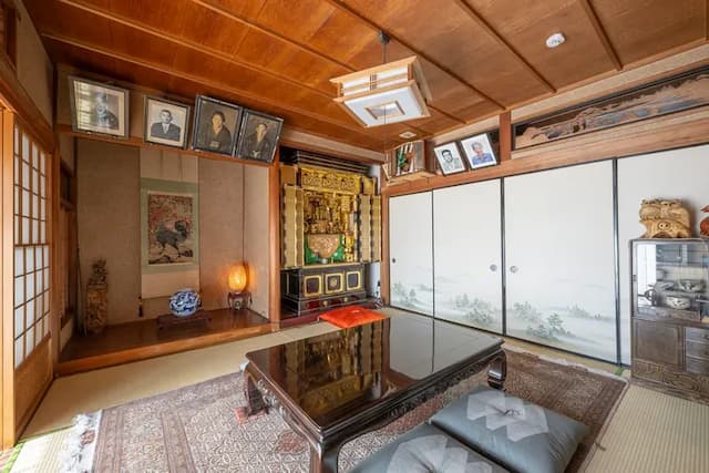 仏間の仏壇と床の間