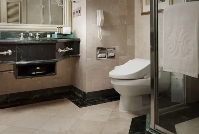 【高鐵假期】 高雄漢來大飯店2日自由行|戶外泳池,鄰近高雄港-【搭高鐵.送住宿】- 逸居/精緻客房(市景-1大床,含早餐)-2