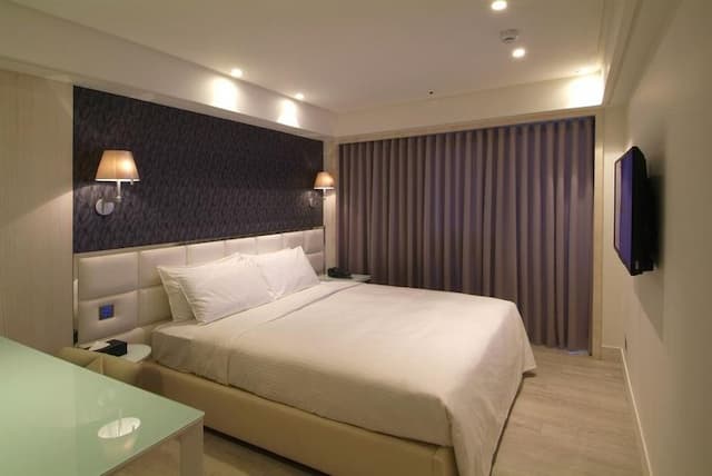 雲端商務旅館|台中館 | 一中街、中華路夜市-標準雙人房-1