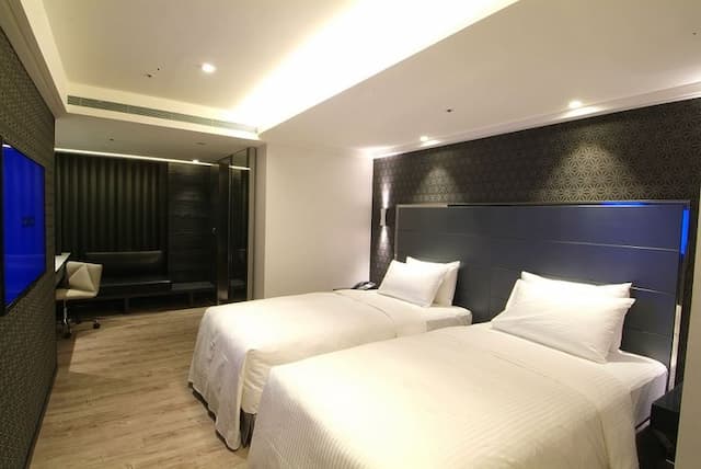 雲端商務旅館|台中館 | 一中街、中華路夜市-標準雙床房-3