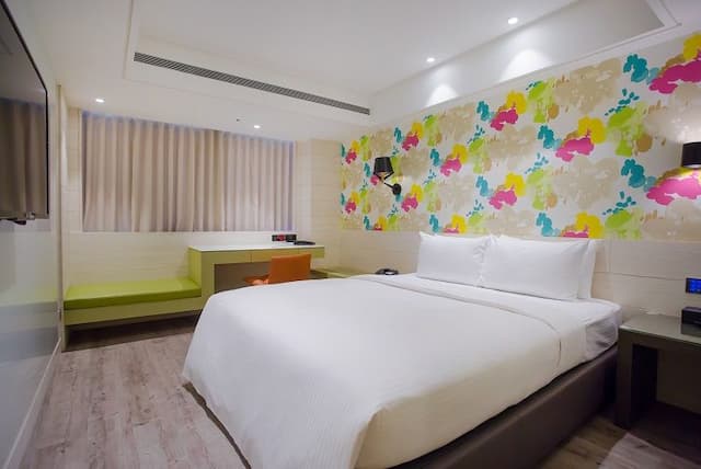 雲端商務旅館|台中館 | 一中街、中華路夜市-豪華雙人房-3