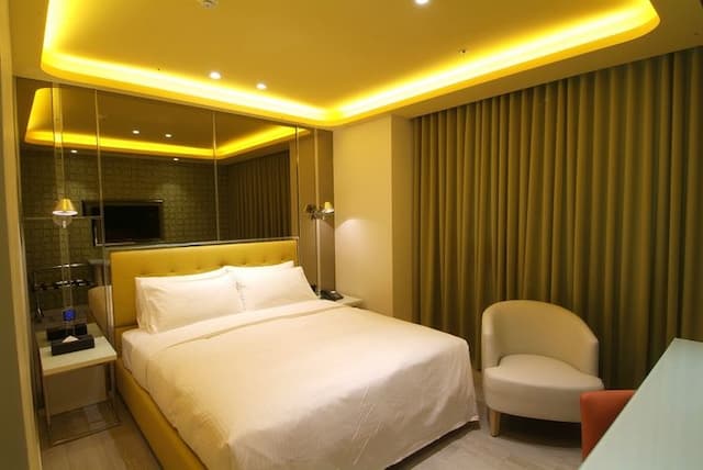 雲端商務旅館|台中館 | 一中街、中華路夜市-商務雙人房-3