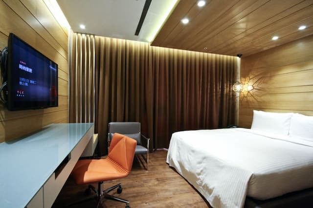 雲端商務旅館|台中館 | 一中街、中華路夜市-商務雙人房-4
