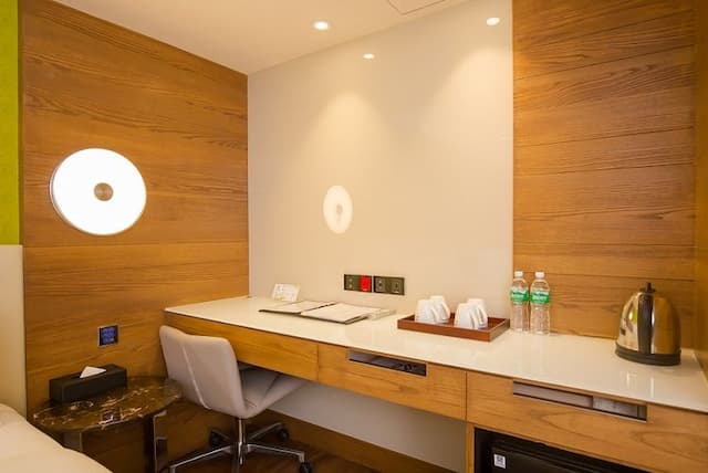 雲端商務旅館|台中館 | 一中街、中華路夜市-家庭客房-2