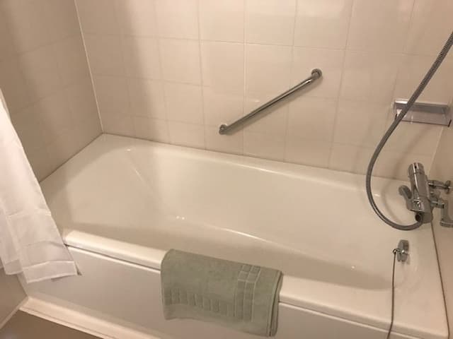 Guesthouse TOMO-Deluxe twin room-5