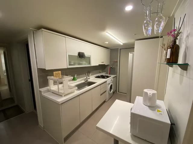 Clean & comfortable accommodation in Seomyeon Station in the center of Busan[MRT 5mins, 99m2)-Clean and comfortable accommodation located in Seomyeon Station in the center of Busan[MRT 5mins, 99m2)-8