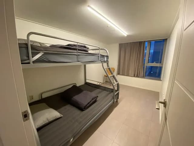 Clean & comfortable accommodation in Seomyeon Station in the center of Busan[MRT 5mins, 99m2)-Clean and comfortable accommodation located in Seomyeon Station in the center of Busan[MRT 5mins, 99m2)-6