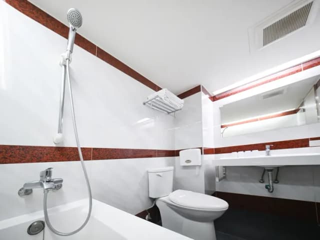 Guide Hotel Taoyuan Fuxing-Standard Quadruple Room-7