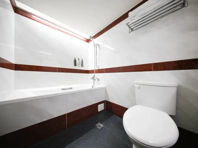 Guide Hotel Taoyuan Fuxing-Standard Quadruple Room-6