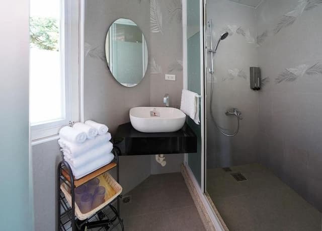 Sun Sweet House-Deluxe Quadruple Room-7