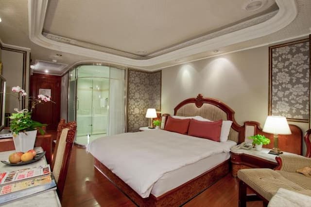 Happiness Hotel-Double Room (Included Breakfast BOX)-4