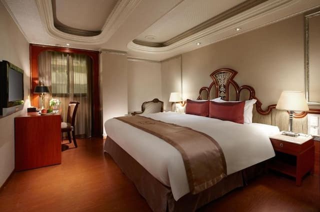 Happiness Hotel-Double Room (Included Breakfast BOX)-1