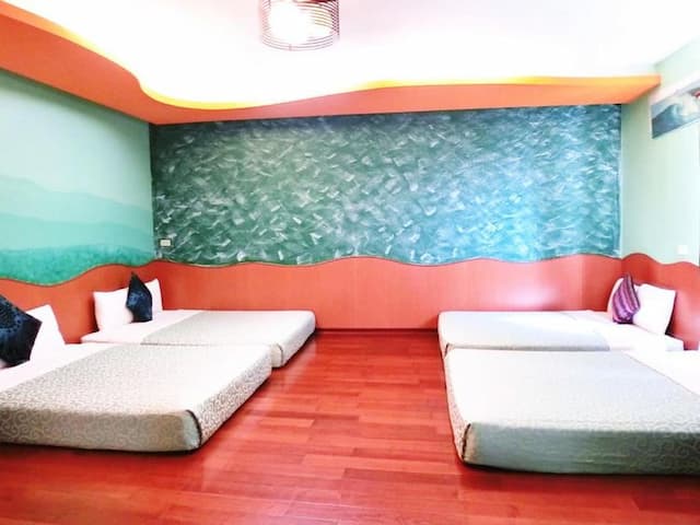 興吉木屋 - 墾丁大街只要走路7分鐘!| 室內公共空間自行車停放-木屋八人房-6