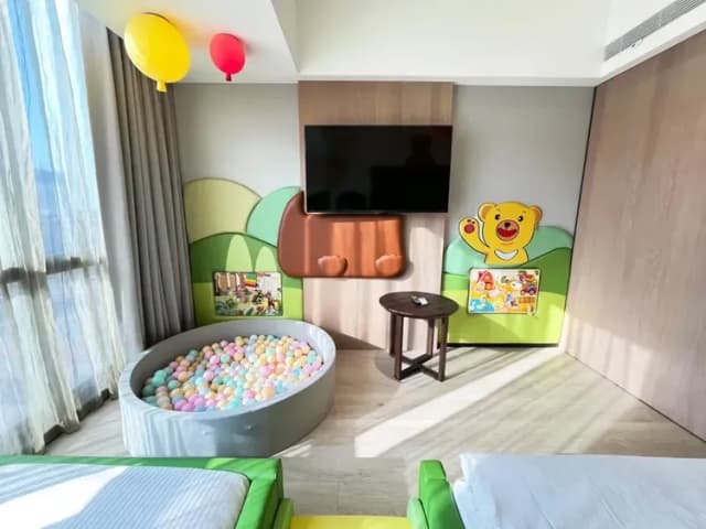 新悦花園酒店|親子主題、寵物友善-『快閃優惠』日式童趣家庭套房 (一大床+一小床+溜滑梯+球池)-5