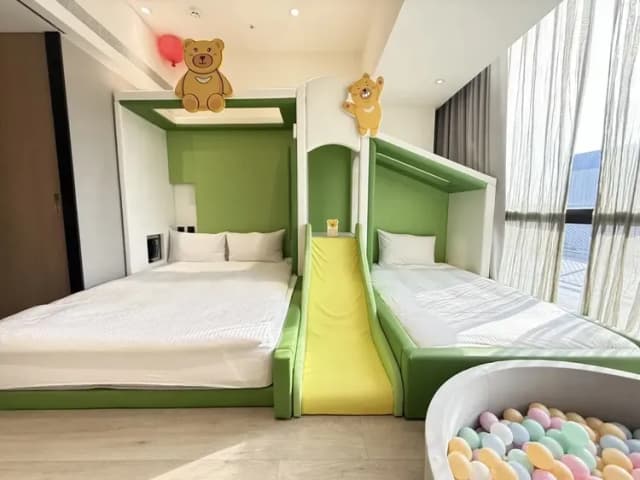 新悦花園酒店|親子主題、寵物友善-『快閃優惠』日式童趣家庭套房 (一大床+一小床+溜滑梯+球池)-2