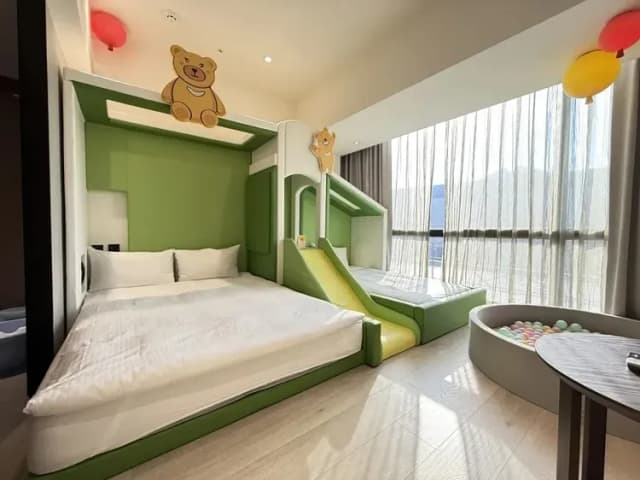 新悦花園酒店|親子主題、寵物友善-『快閃優惠』日式童趣家庭套房 (一大床+一小床+溜滑梯+球池)-1