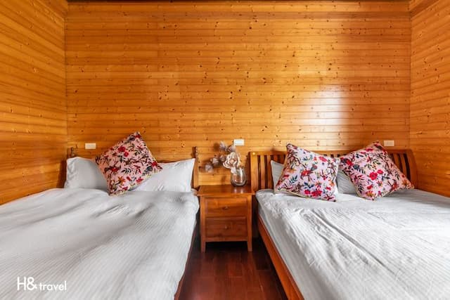 ninerainbow.newmoon-Exquisite Quadruple Room-3