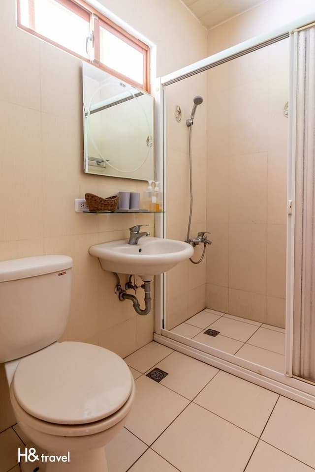 ninerainbow.newmoon-Exquisite Quadruple Room-6