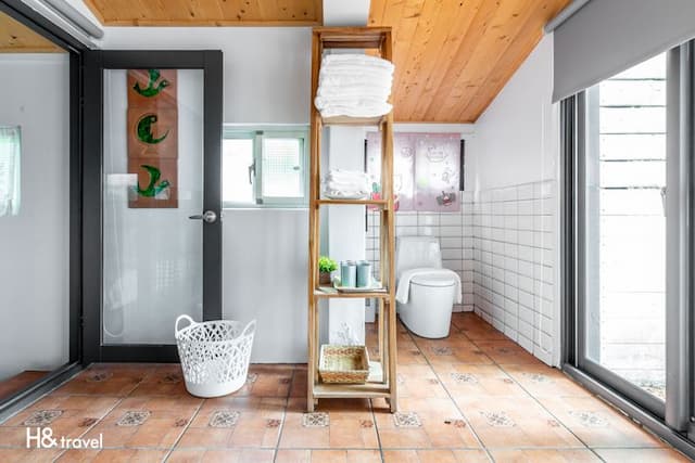 ninerainbow.newmoon-Comfortable Six-Person Room-5