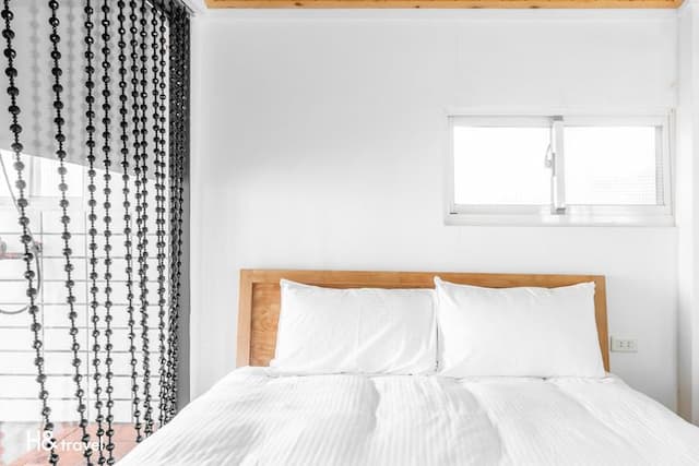 ninerainbow.newmoon-Comfortable Six-Person Room-2