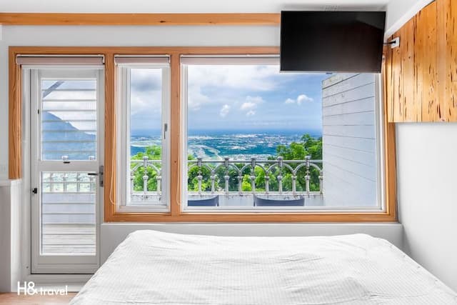 ninerainbow.newmoon-Mountain View Double Room with Balcony-2