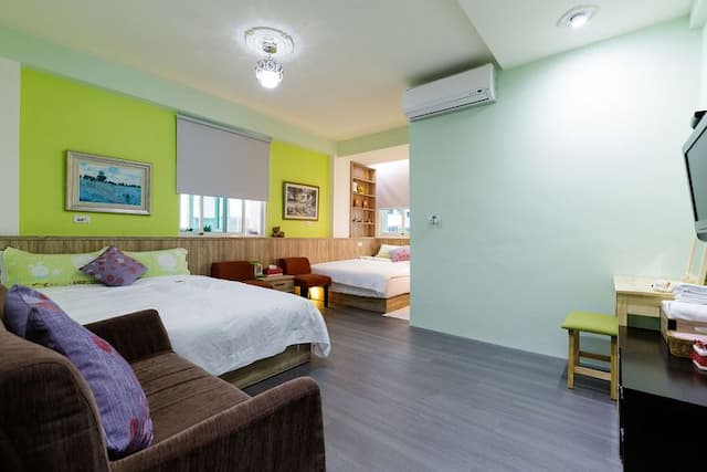 YI-JING B&B-Quadruple Room-1