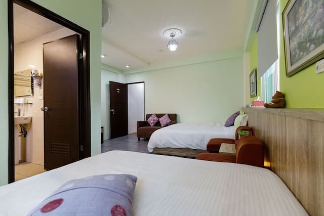 YI-JING B&B-Quadruple Room-2
