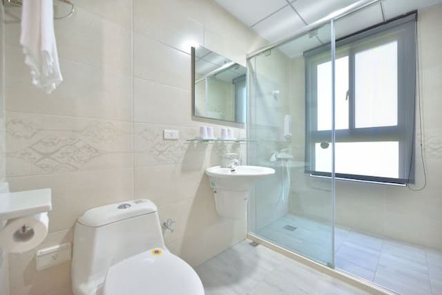 Dream-Classic Deep Blue Quadruple Room 302-6