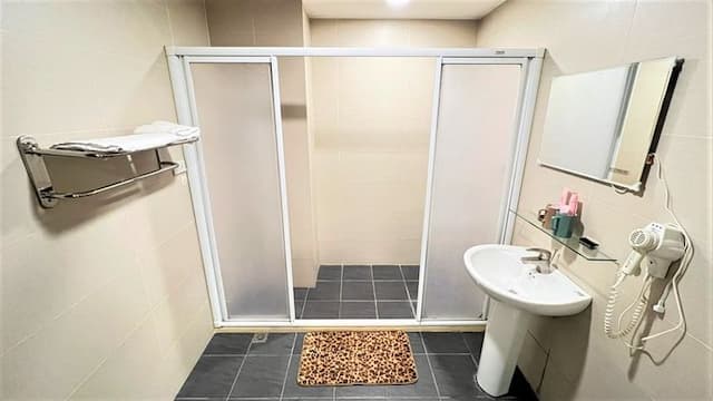 迷人旅居 l 市區|大房型x陽台|東大門夜市&公正包子-迷人雙人房大陽台-2B-6