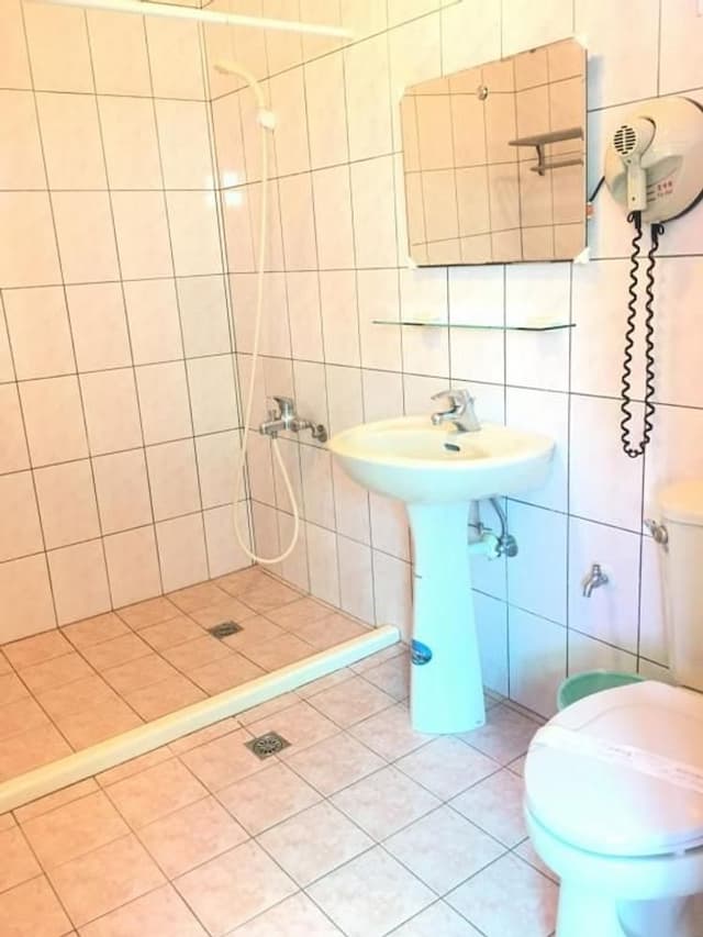 Chin Shan B&B-Family Suite-6