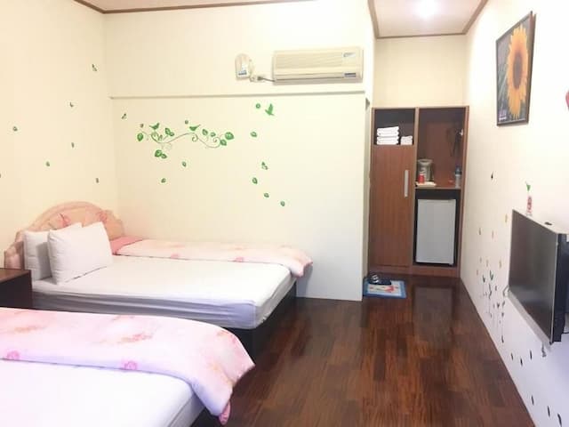 Chin Shan B&B-Quadruple Room-1