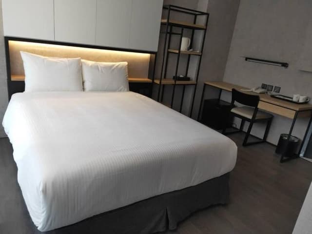 코민 플레이스-Superior Double Room-3