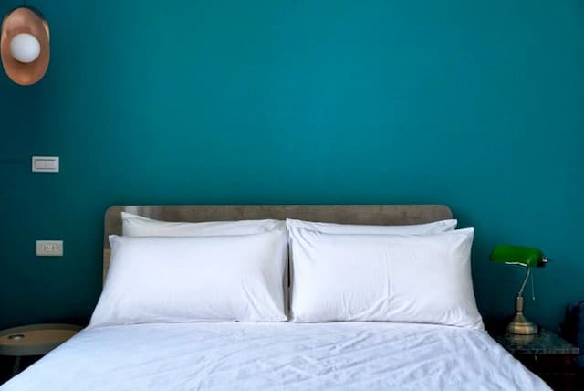 RUN aWAY guesthouse-201 CDG Double Room-1