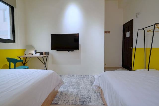 RUN aWAY guesthouse-202 LIS Family Room-4