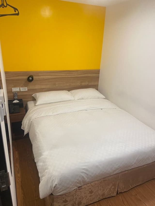 Yesing Hotel-Economic Double Room- No windows-7