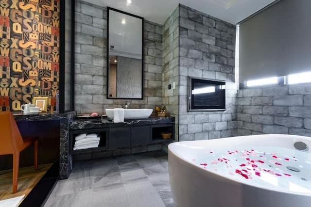 挪威森林文創館|超大溜滑梯、孩童滑步車道-文創溫馨家庭房(18:00後可入住)-10