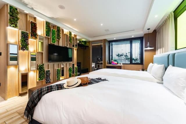 挪威森林文創館|超大溜滑梯、孩童滑步車道-文創親子家庭房(18:00後可入住)-3