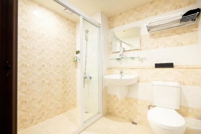 曼特先生|近台中火車站、可選購寵物友善房型、文青質感旅店-標準雙人房–不含早餐-7