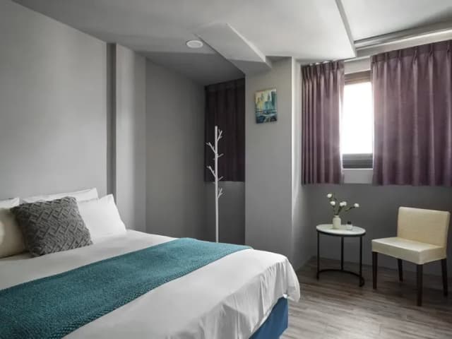 曼特先生|近台中火車站、可選購寵物友善房型、文青質感旅店-標準四人房–不含早餐-4